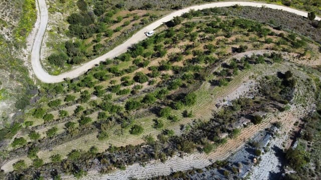 Finca/Herregård til salgs i Gualchos - € 26 000 (Ref: 9254633)