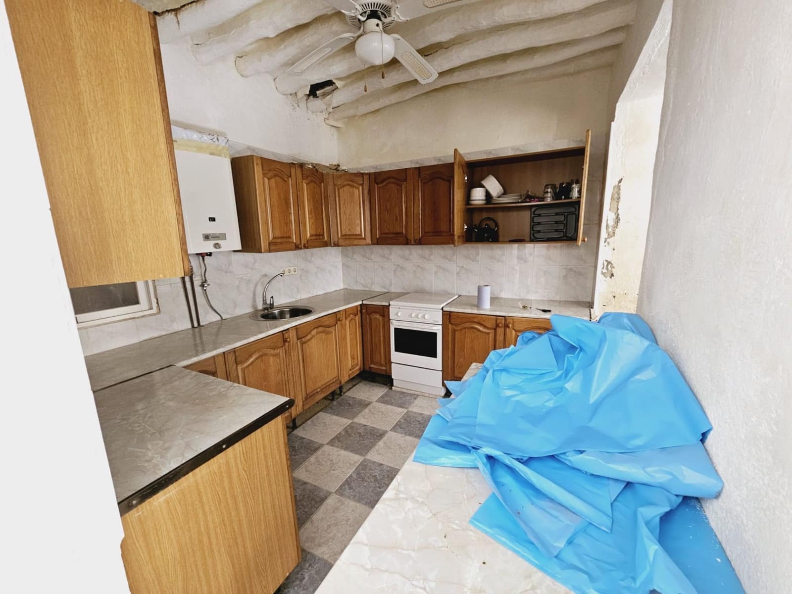 3 slaapkamer Halfvrijstaande villa te koop in Rubite - € 40.990 (Ref: 9254635)