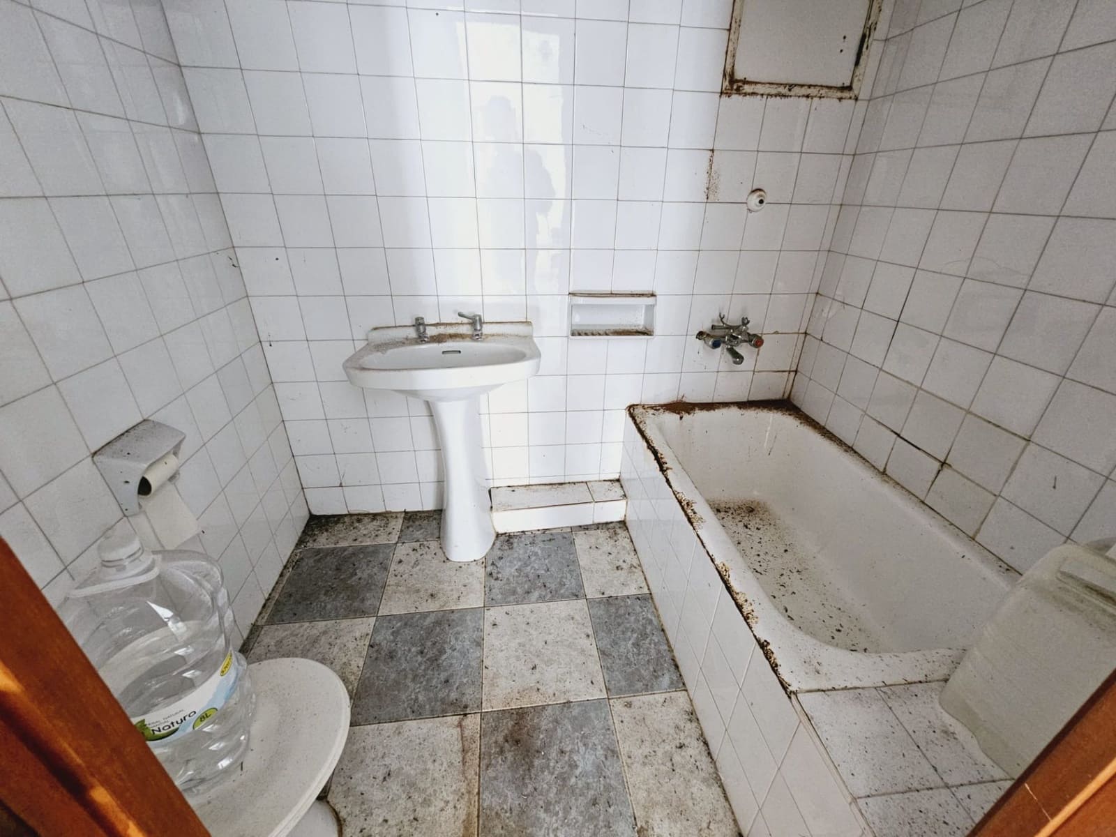 3 slaapkamer Halfvrijstaande villa te koop in Rubite - € 40.990 (Ref: 9254635)