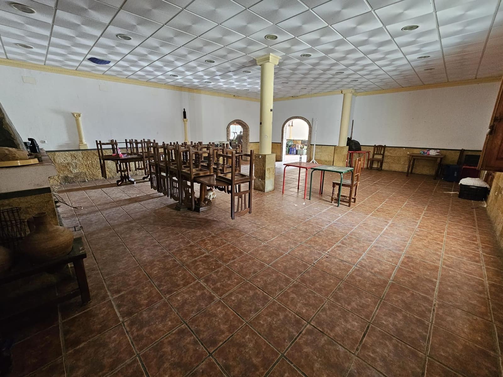 Kommersiell til salgs i Sorvilan - € 220 000 (Ref: 9254639)