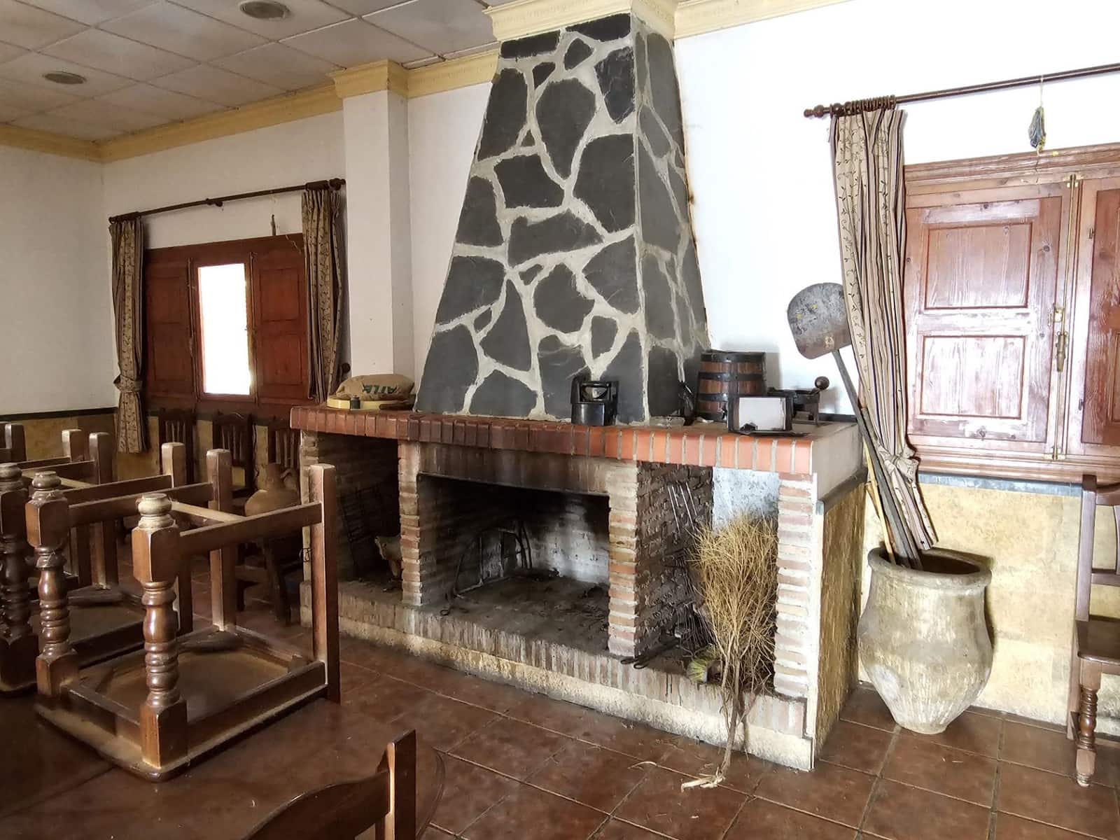 Kommersiell til salgs i Sorvilan - € 220 000 (Ref: 9254639)