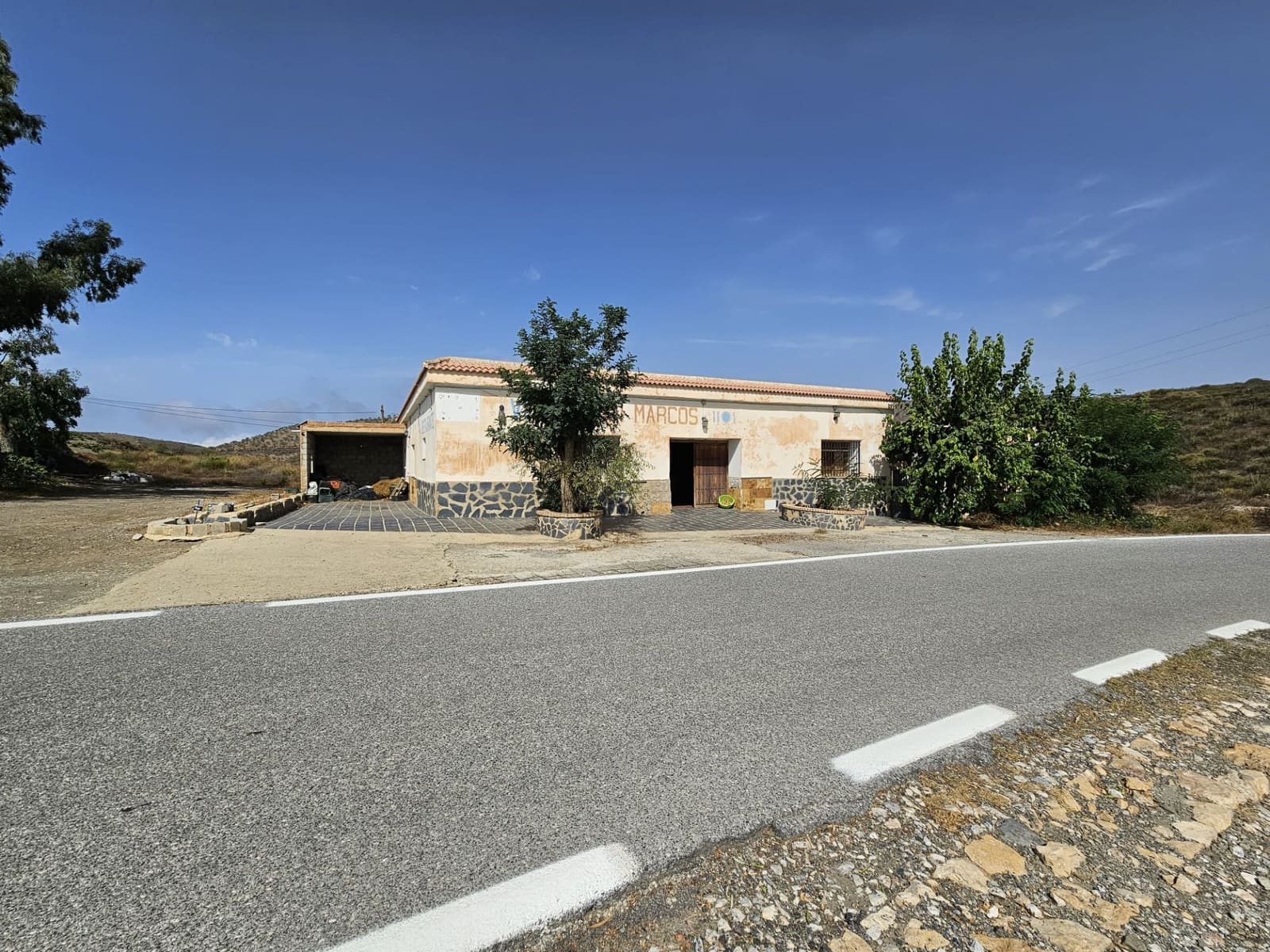 Kommersiell til salgs i Sorvilan - € 220 000 (Ref: 9254639)