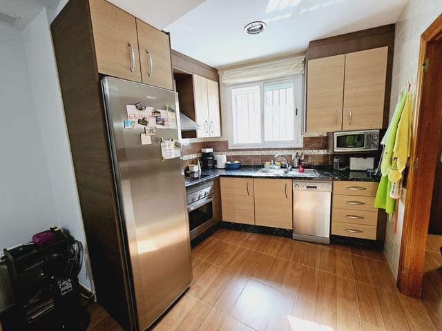 3 makuuhuone Paritalo myytävänä paikassa Sorvilán mukana 
autotalli - 94 000 € (Ref: 9254640)