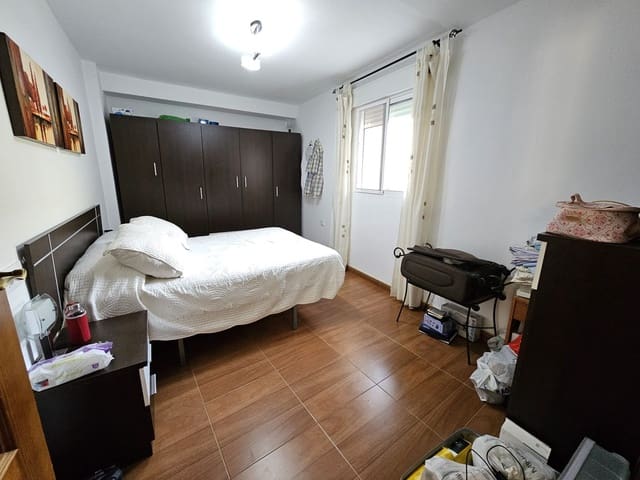 3 makuuhuone Paritalo myytävänä paikassa Sorvilán mukana 
autotalli - 94 000 € (Ref: 9254640)