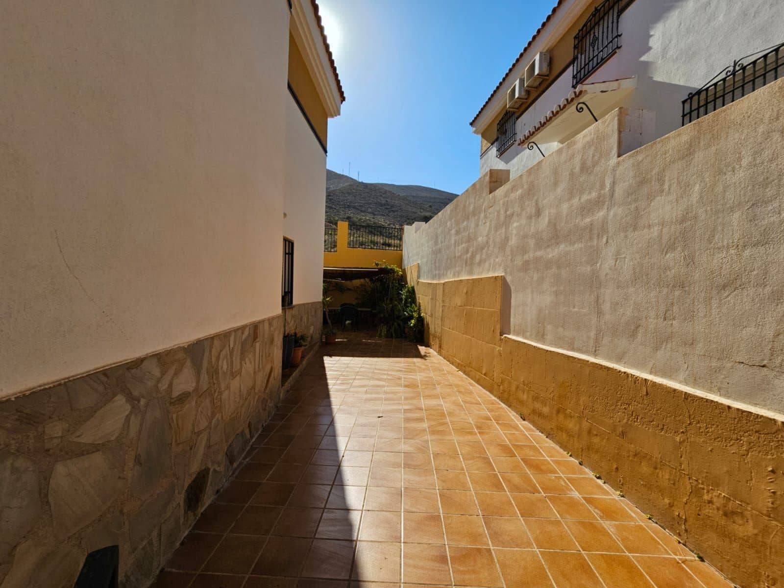 4 soveværelse Villa til salg i Castell de Ferro med garage - € 279.000 (Ref: 9254643)