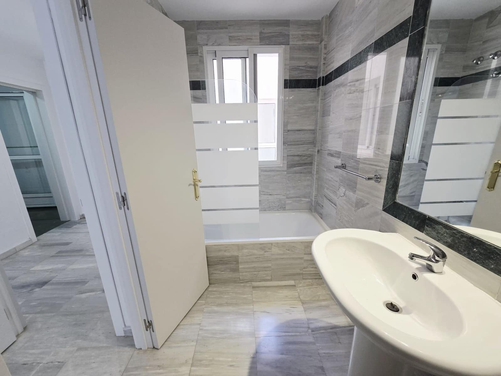 2 soveværelse Lejlighed til salg i Polopos med swimmingpool - € 99.000 (Ref: 9291007)