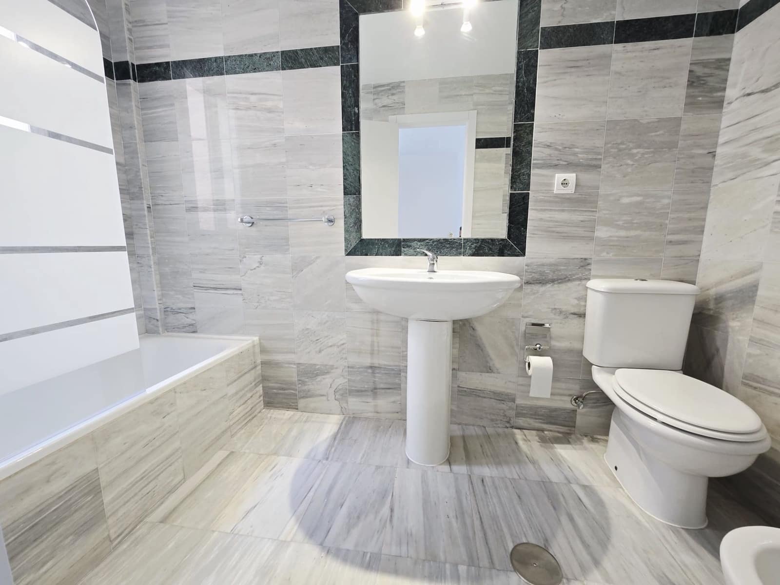 2 soveværelse Lejlighed til salg i Polopos med swimmingpool - € 99.000 (Ref: 9291007)