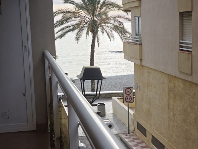 Mieszkanie do wynajęcia w Castell de Ferro, Gualchos z basenem garażem - 600 € (Ref: 9485190)