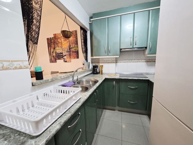 Mieszkanie do wynajęcia w Castell de Ferro, Gualchos z basenem garażem - 600 € (Ref: 9485190)