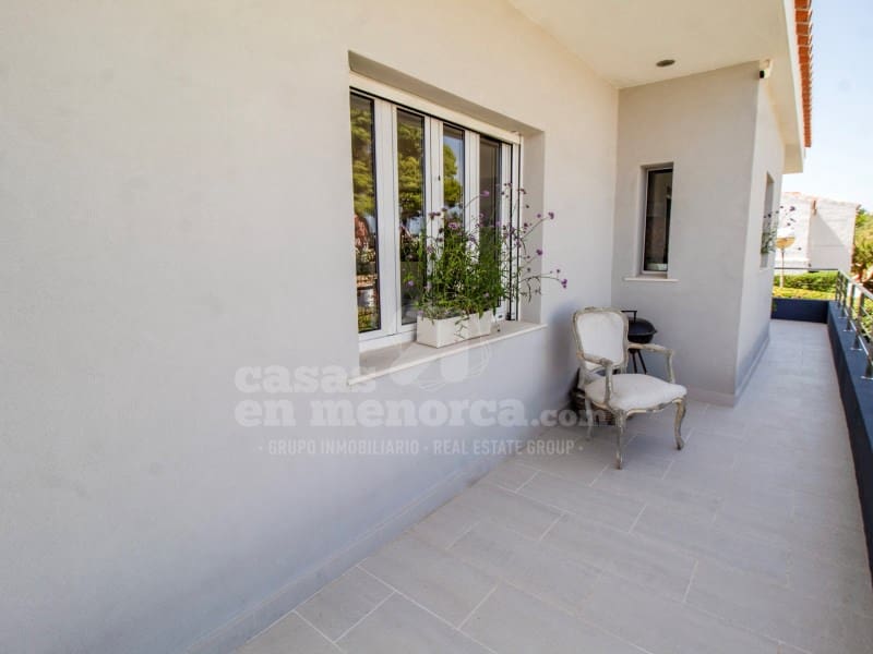 6 sypialnia Willa na sprzedaż w Es Castell z basenem garażem - 1 295 000 € (Ref: 10035066)