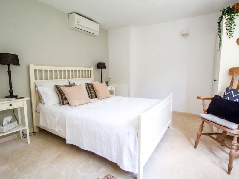 6 sypialnia Willa na sprzedaż w Es Castell z basenem garażem - 1 295 000 € (Ref: 10035066)