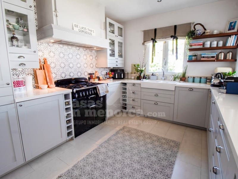 6 sypialnia Willa na sprzedaż w Es Castell z basenem garażem - 1 295 000 € (Ref: 10035066)