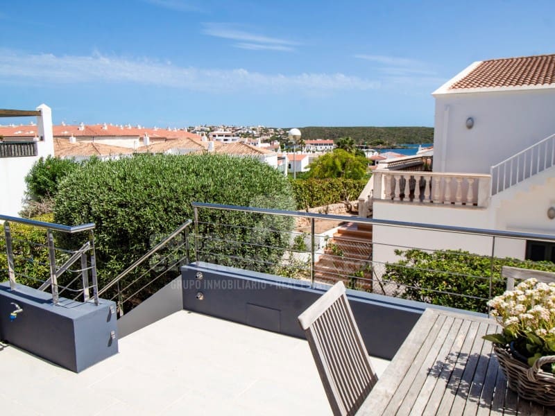 6 sypialnia Willa na sprzedaż w Es Castell z basenem garażem - 1 295 000 € (Ref: 10035066)