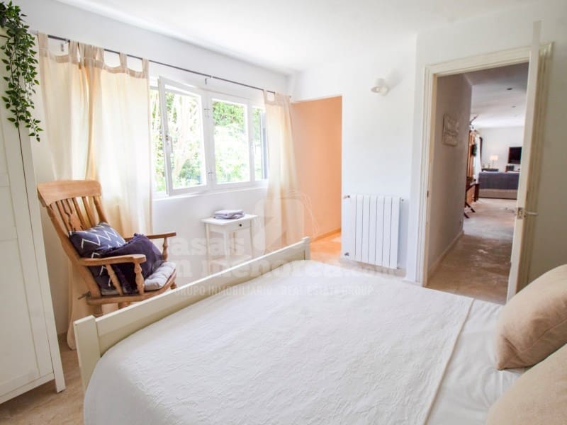 6 sypialnia Willa na sprzedaż w Es Castell z basenem garażem - 1 295 000 € (Ref: 10035066)