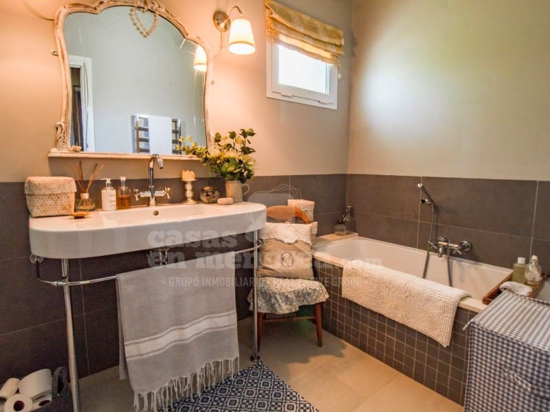 6 sypialnia Willa na sprzedaż w Es Castell z basenem garażem - 1 295 000 € (Ref: 10035066)
