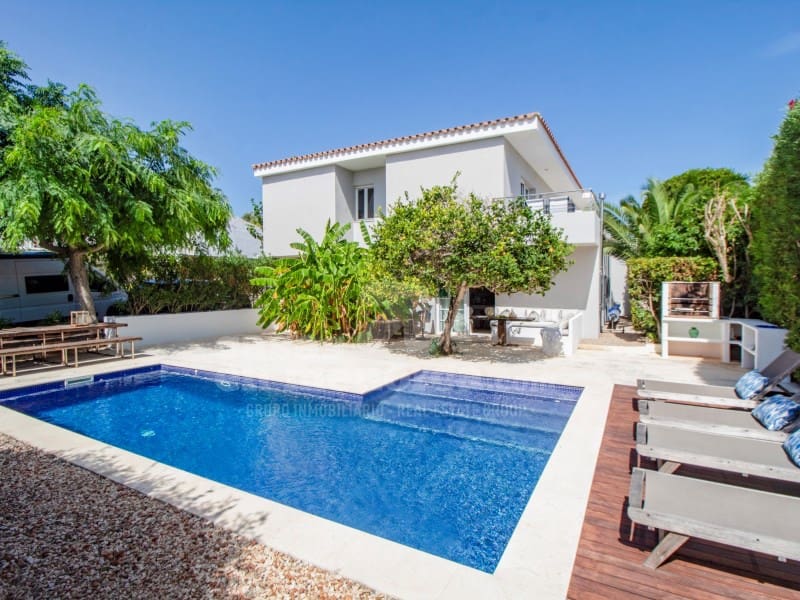 6 sypialnia Willa na sprzedaż w Es Castell z basenem garażem - 1 295 000 € (Ref: 10035066)