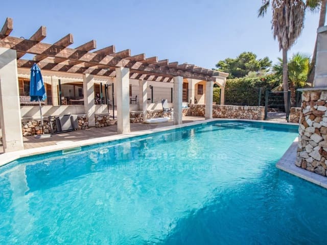 4 bedroom Villa for sale in San Luis / Sant Lluís with pool garage - € 1,200,000 (Ref: 10044723)