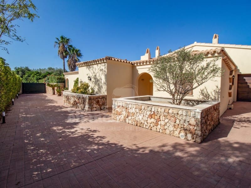 4 bedroom Villa for sale in San Luis / Sant Lluis with pool garage - € 1,200,000 (Ref: 10044723)