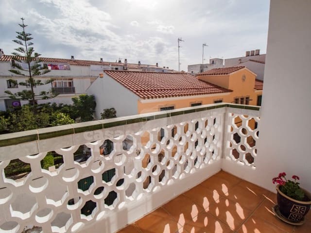 2 soveværelse Lejlighed til salg i Es Castell - € 275.000 (Ref: 10047038)