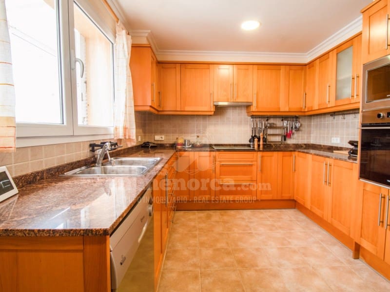 4 sypialnia Willa na sprzedaż w Mahon / Mao z garażem - 750 000 € (Ref: 10054892)