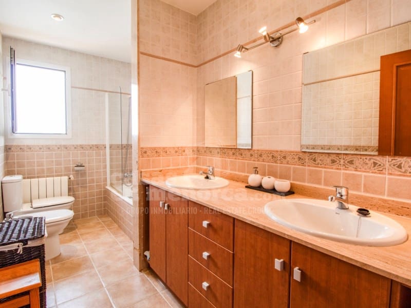 4 sypialnia Willa na sprzedaż w Mahon / Mao z garażem - 750 000 € (Ref: 10054892)