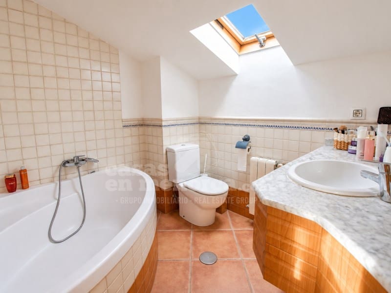 3 chambre Appartement à vendre à Es Castell avec piscine garage - 590 000 € (Ref: 10078160)