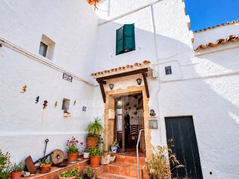 4 quarto Quinta/Casa Rural para venda em Es Castell - 745 000 € (Ref: 10081060)