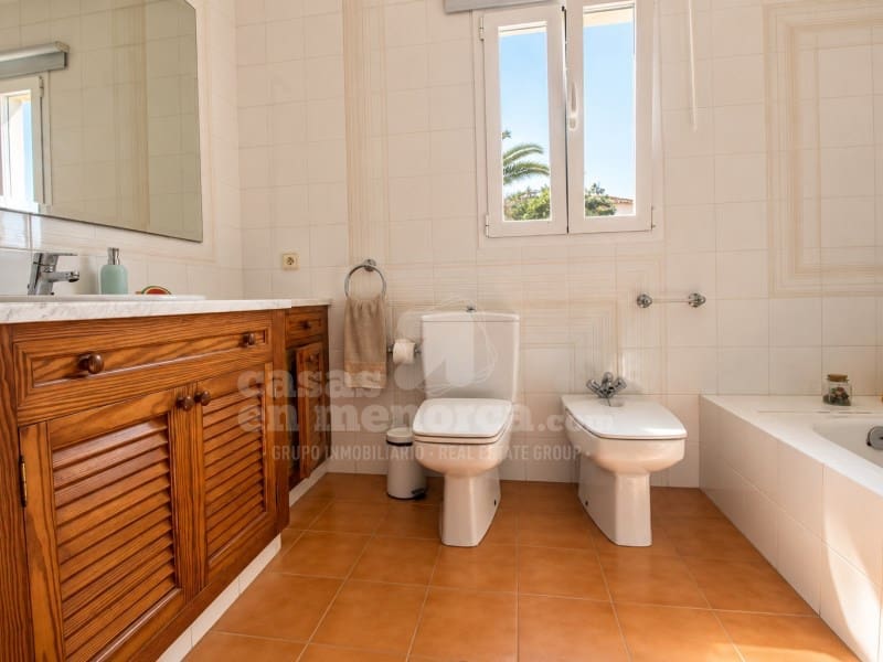 4 chambre Villa/Maison à vendre à Es Castell avec piscine garage - 890 000 € (Ref: 10086044)
