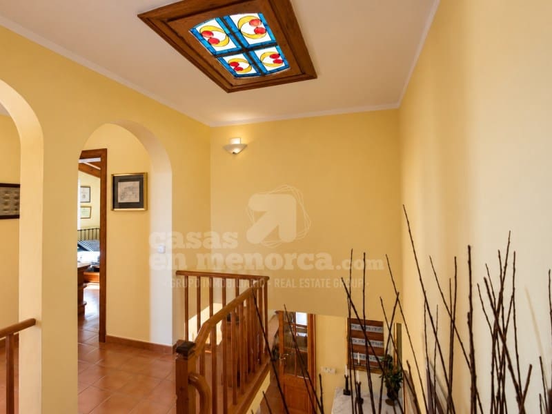 4 chambre Villa/Maison à vendre à Es Castell avec piscine garage - 890 000 € (Ref: 10086044)