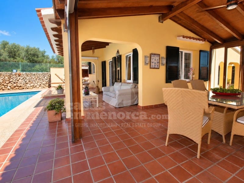 4 chambre Villa/Maison à vendre à Es Castell avec piscine garage - 890 000 € (Ref: 10086044)