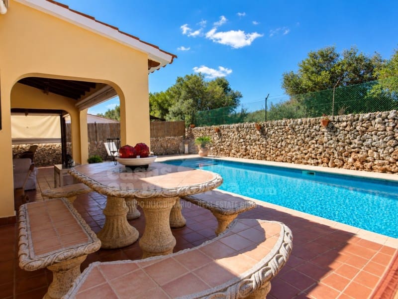 4 chambre Villa/Maison à vendre à Es Castell avec piscine garage - 890 000 € (Ref: 10086044)
