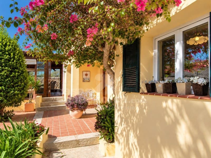 4 chambre Villa/Maison à vendre à Es Castell avec piscine garage - 890 000 € (Ref: 10086044)