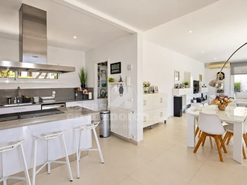 4 slaapkamer Villa te koop in Binibeca met zwembad garage - € 1.200.000 (Ref: 10094371)