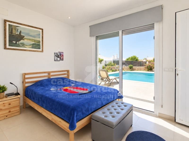 4 slaapkamer Villa te koop in Binibeca met zwembad garage - € 1.200.000 (Ref: 10094371)