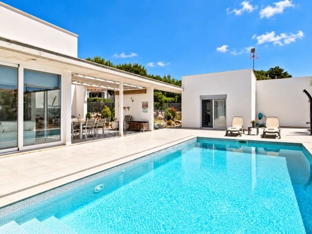 4 slaapkamer Villa te koop in Binibeca, San Luis / Sant Lluís met zwembad garage - € 1.200.000 (Ref: 10094371)