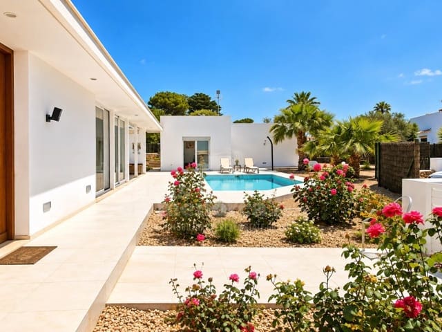 4 slaapkamer Villa te koop in Binibeca, San Luis / Sant Lluís met zwembad garage - € 1.200.000 (Ref: 10094371)