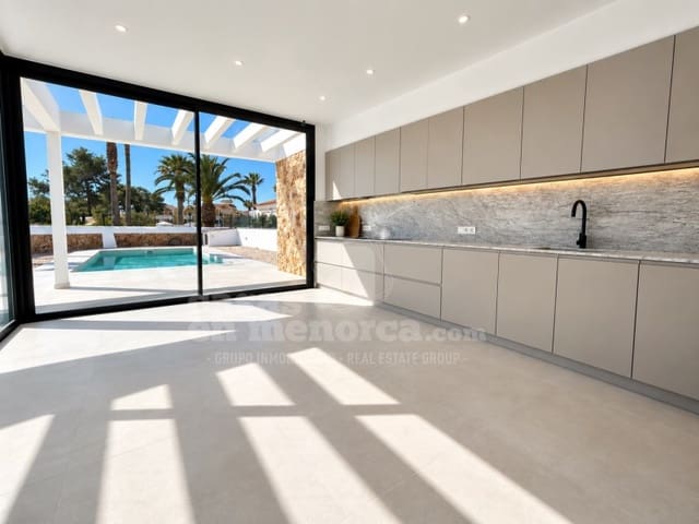 4 makuuhuone Huvila myytävänä paikassa Cala Blanca, Ciutadella de Menorca mukana uima-altaan 
autotalli - 1 280 000 € (Ref: 10094372)