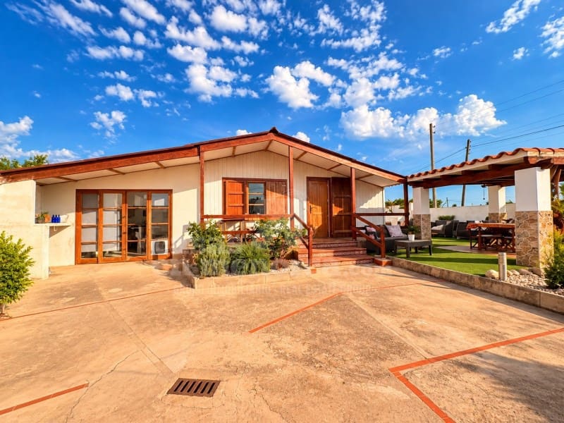 3 soveværelse Finca/Landehus til salg i Ciutadella de Menorca med swimmingpool garage - € 798.300 (Ref: 10109372)