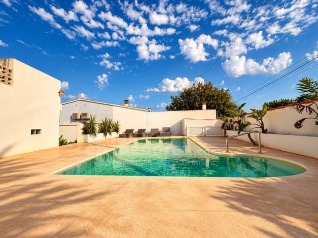 3 soveværelse Finca/Landehus til salg i Ciutadella, Ciutadella de Menorca med swimmingpool garage - € 798.300 (Ref: 10109372)