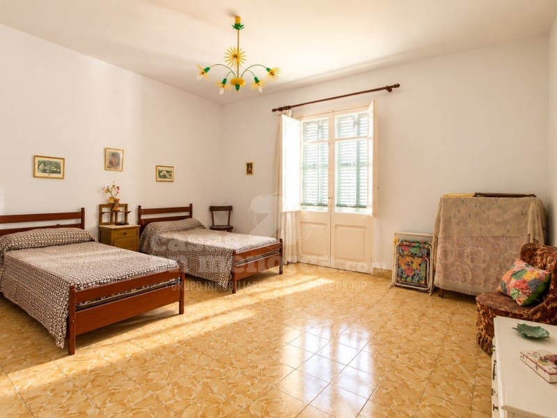 4 chambre Maison de Ville à vendre à Ciutadella de Menorca - 380 000 € (Ref: 10115573)