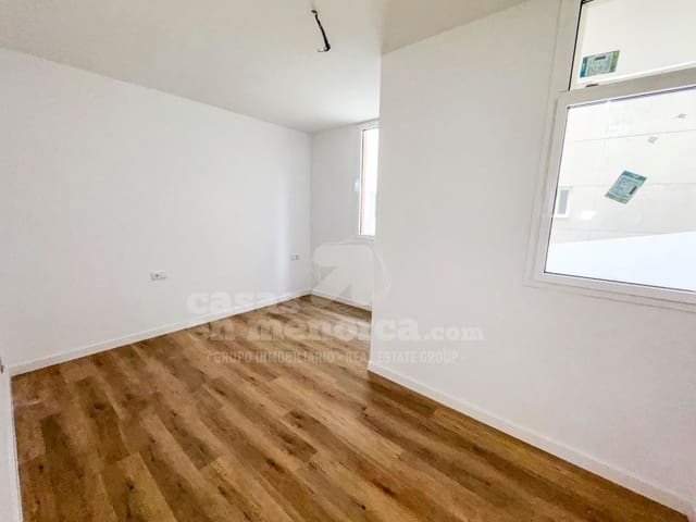 2 bedroom Flat for sale in Mahón / Maó - € 279,000 (Ref: 10131385)