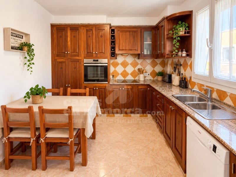 Piso de 4 habitaciones en Ciutadella de Menorca en venta - 360.000 € (Ref: 10159278)