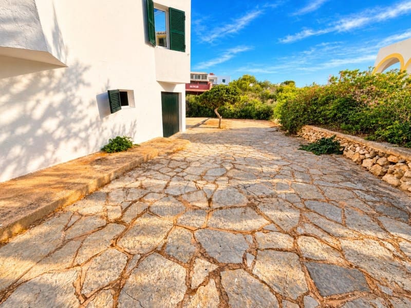 4 bedroom Villa for sale in Cala'n Blanes with garage - € 690,000 (Ref: 10166606)