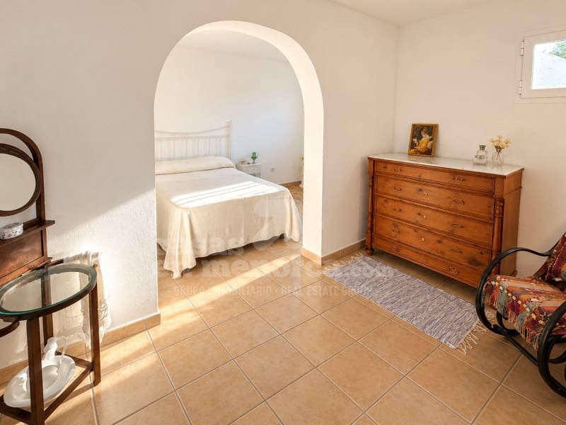 4 bedroom Villa for sale in Cala'n Blanes with garage - € 690,000 (Ref: 10166606)