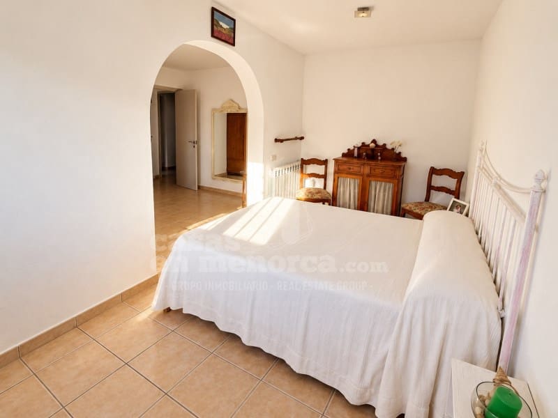 4 bedroom Villa for sale in Cala'n Blanes with garage - € 690,000 (Ref: 10166606)