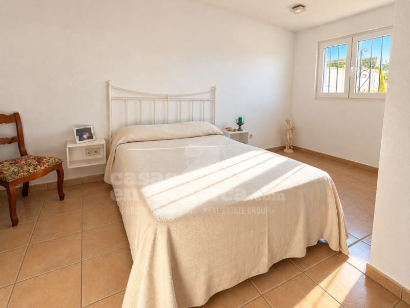 4 bedroom Villa for sale in Cala'n Blanes with garage - € 690,000 (Ref: 10166606)