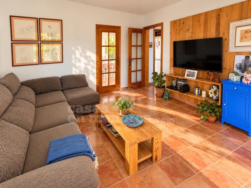 4 bedroom Villa for sale in Cala'n Blanes with garage - € 690,000 (Ref: 10166606)