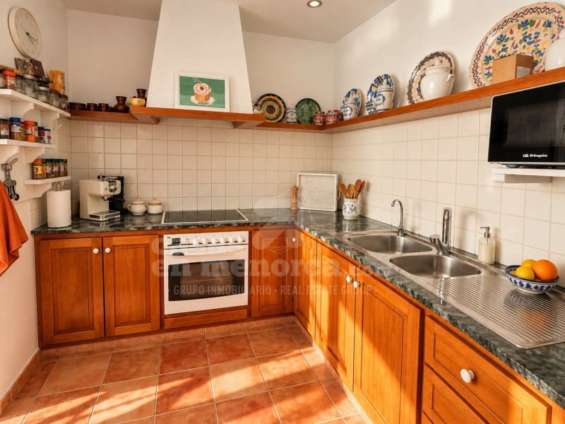 4 bedroom Villa for sale in Cala'n Blanes with garage - € 690,000 (Ref: 10166606)