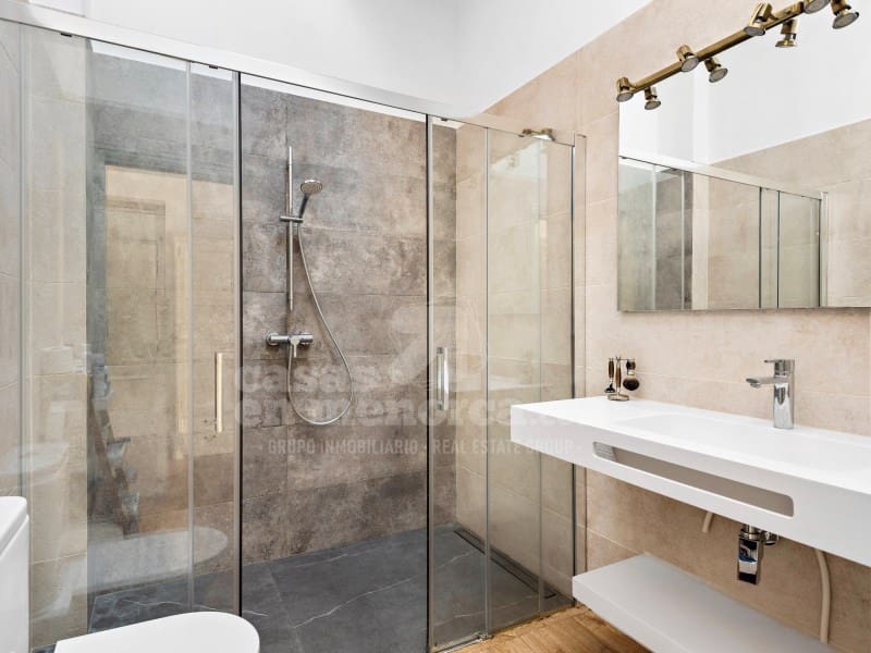 5 soveværelse Byhus til salg i Mahon / Mao med garage - € 852.000 (Ref: 10171209)