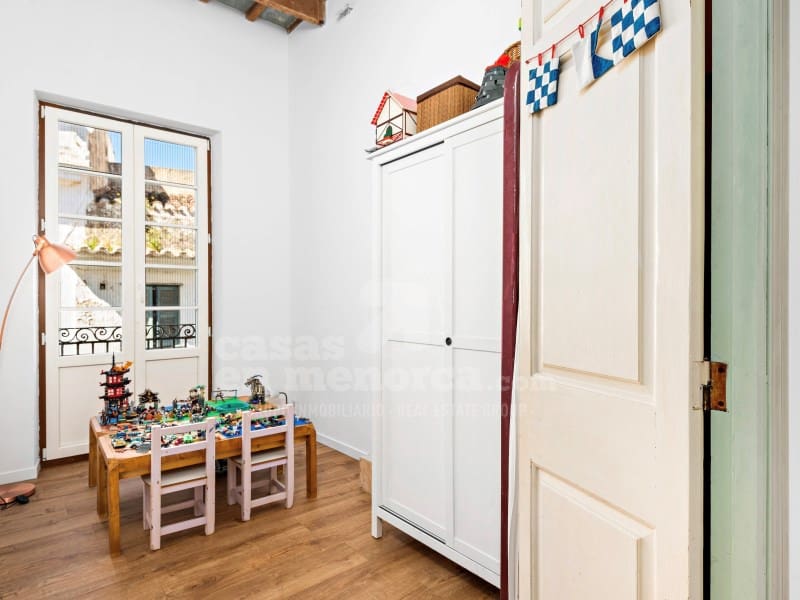 5 soveværelse Byhus til salg i Mahon / Mao med garage - € 852.000 (Ref: 10171209)